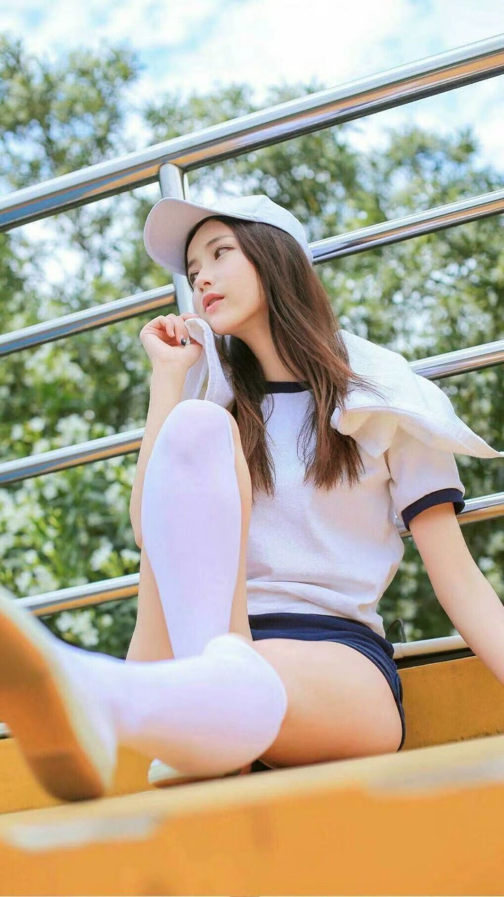 速度与技术的较量：车手们的驾驶绝技全面解析，驾驶技术与技巧大全 时