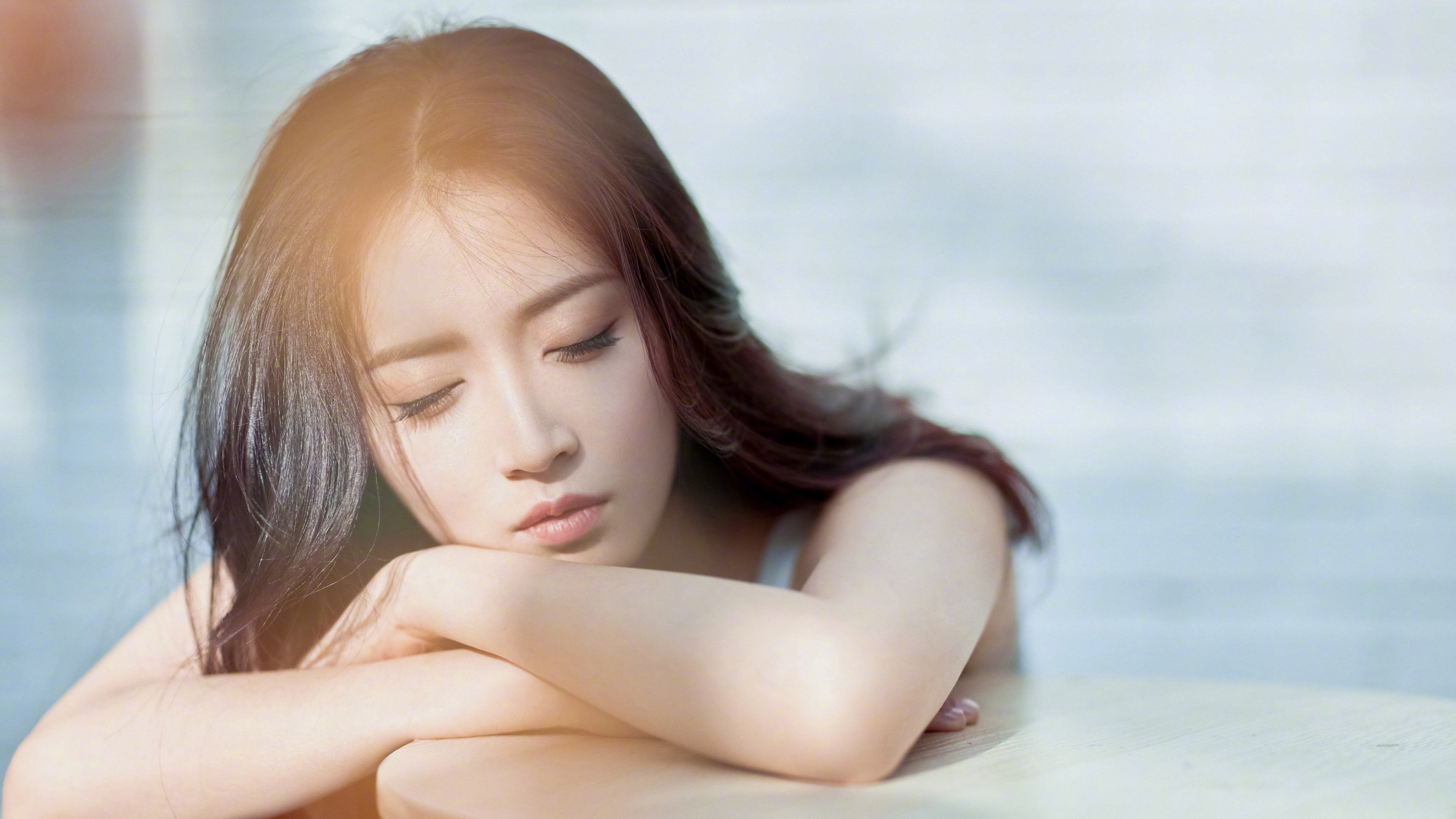 “2025世界运动会：运动舞蹈赛场，舞者以极限动作挑战完美姿态”