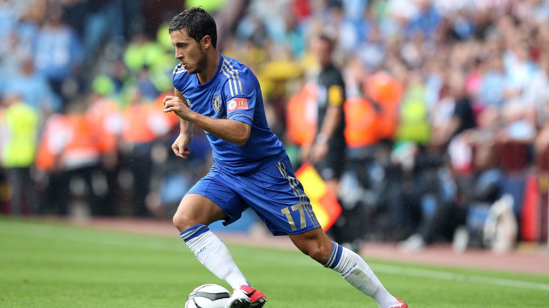 爱游戏娱乐-2019年季后赛：库里在关键第四节投入连续三记远距离三分，领导勇士获胜！